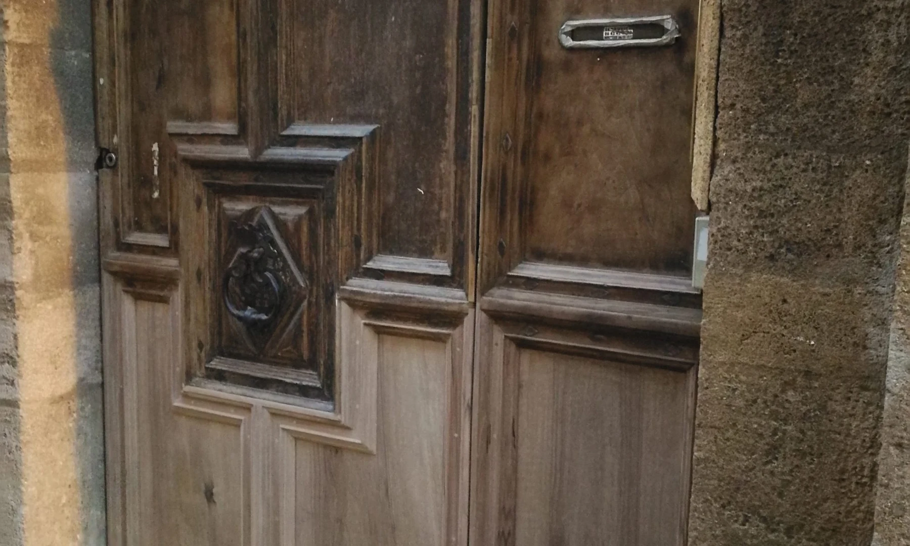 Ébéniste d'art et restaurateur de meubles, de portes et d'objets anciens
